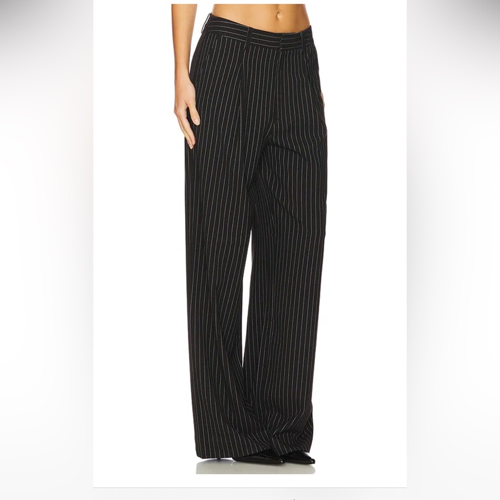 WOMEN’s EMPORIO ARMANI PINSTRIPED STYLISH BLACK WOOL DRESS PANT MADE IN ITALY‎